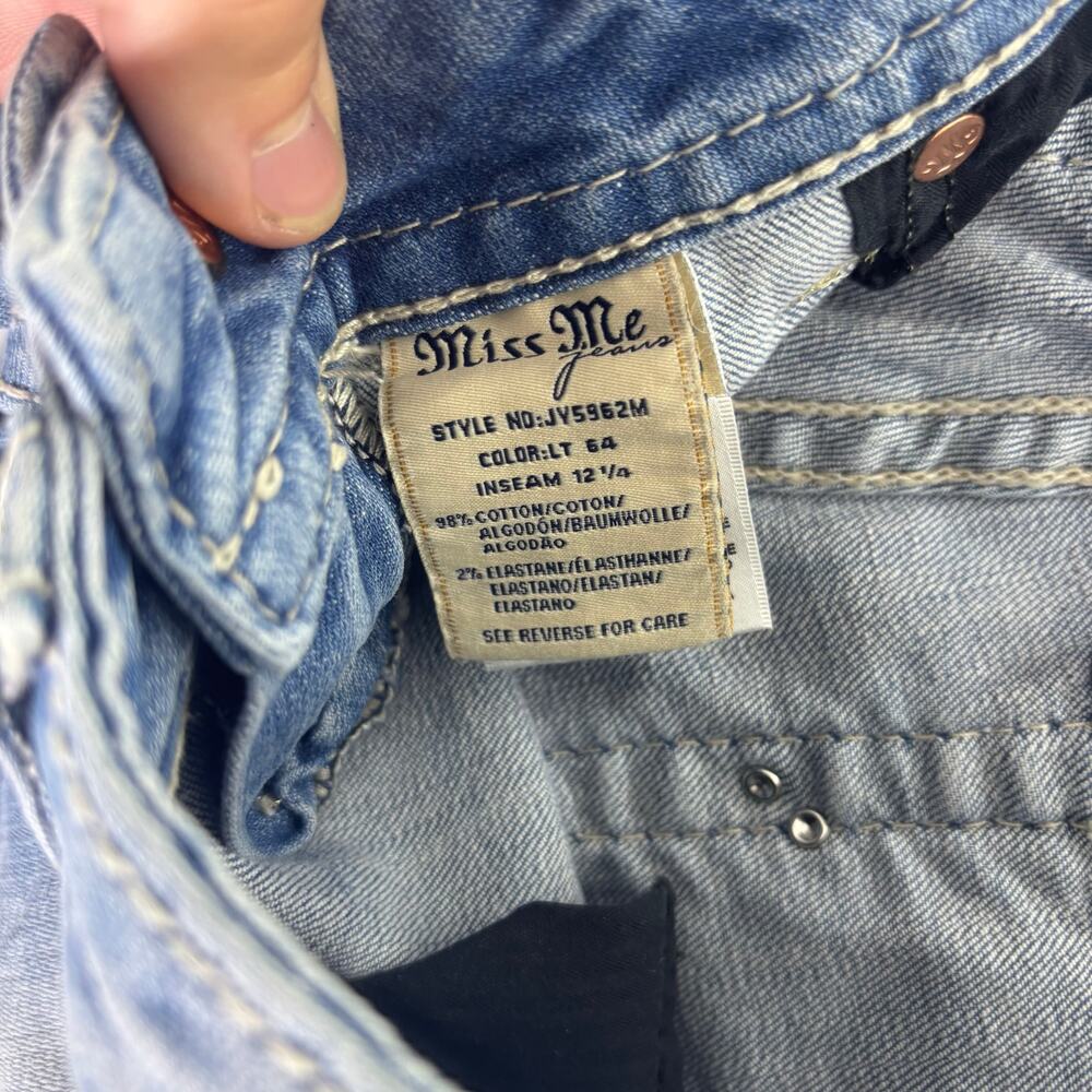 Women's Miss Me Bermuda Size 28 Embellished Pockets Signature Jeans JY5962M - Picture 8 of 8